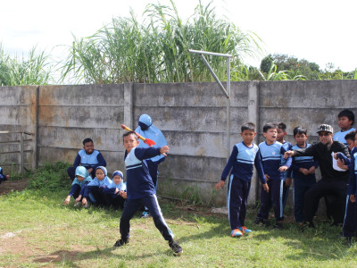 Lomba Tolak Peluru