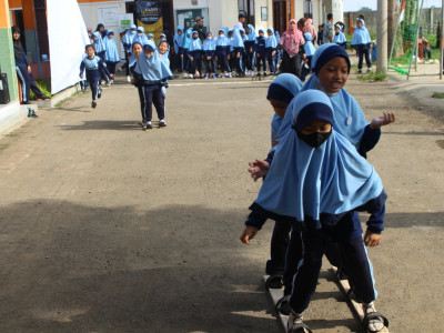 Lomba Bakiak Class Meeting